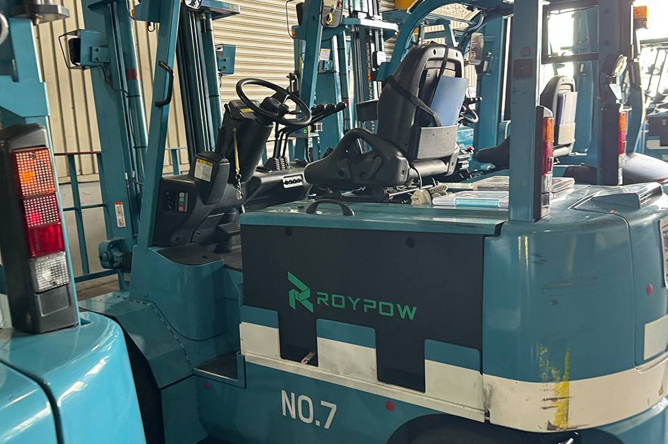 Powering Heavy-Duty Forklift Operations in Japan