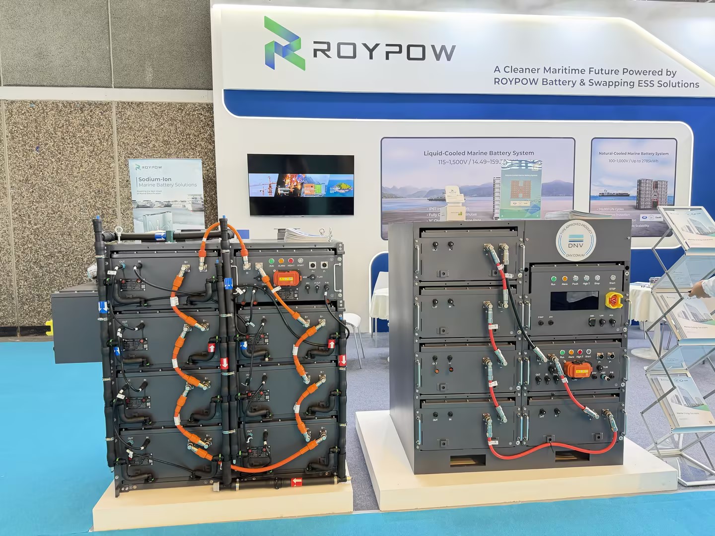 https://www.roypow.com/high-volt-lithium-marine-battery-system-mbmax16-3h-product/