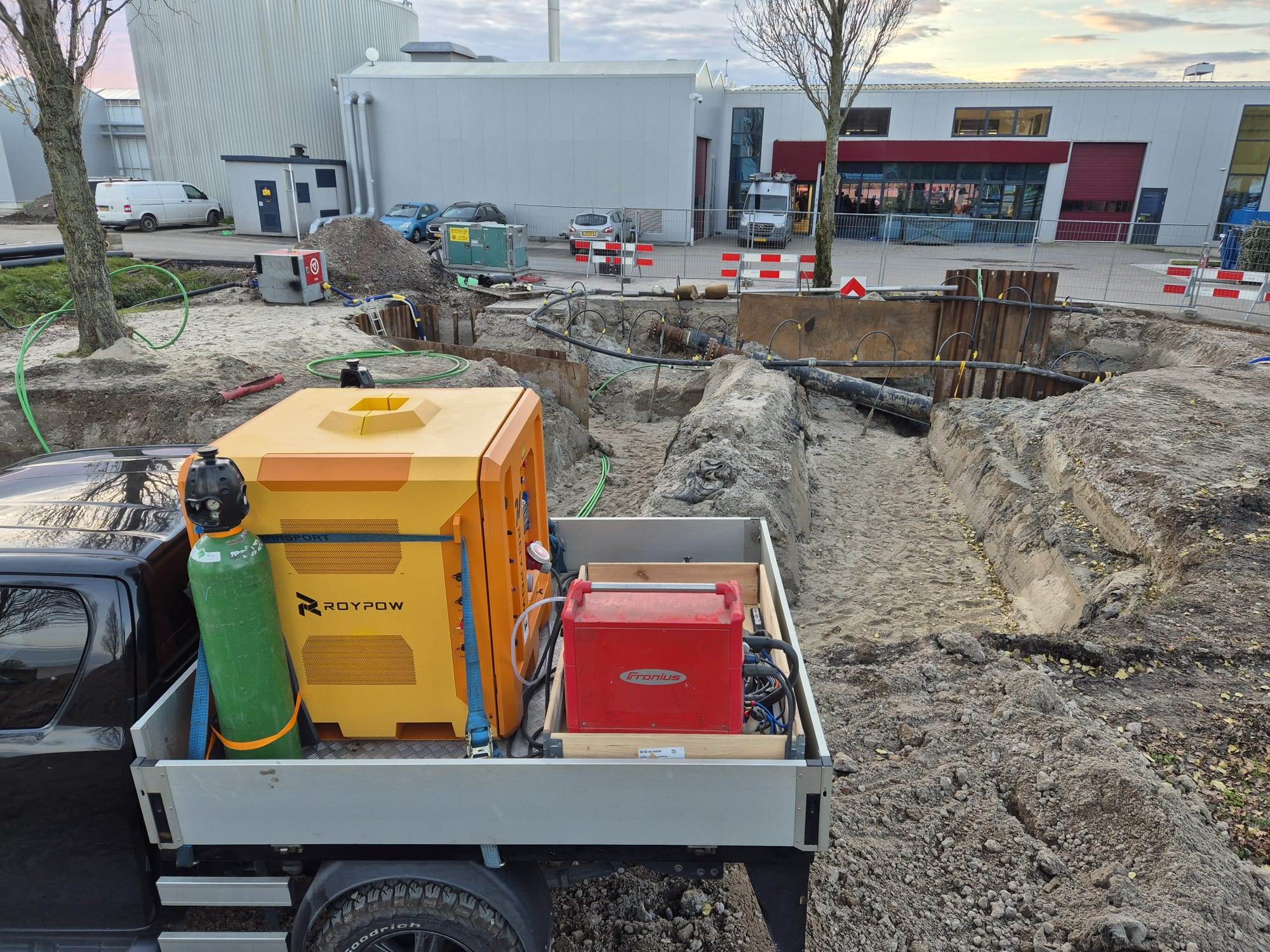 The ROYPOW PC15KT is compact and lightweight, allowing easy transport by pickup trucks to any jobsites where reliable power is required